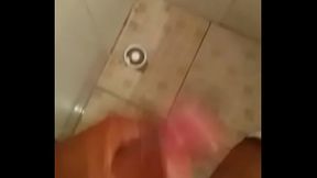 Trolando: Gozou no banho pra uma mulher