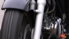 Dick Rider - Hot biker MILF get anal fuck with man of motorbike serviceman