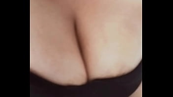 LE ENCANTAN MIS TETAS Y A MI SU VERGA.