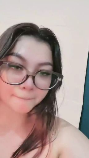 Amateur teen footage masturbating to squirt