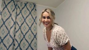 Hot Step-Mom Begs for My Dick When Daddy's Out