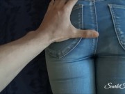 Bubble Butt Stepsister Looked Way Too Hot In Just Her Jeans And Bra!