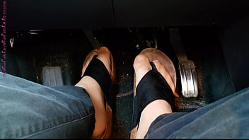 Pedal Pumping in Hausschuhen ** Nylonfeet **