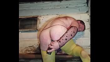 Gay in yellow tights fucks his anal