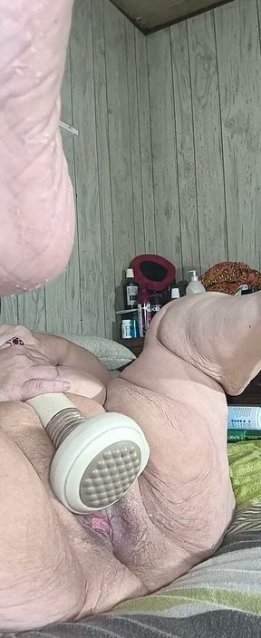 The Fattest Pussy the Biggest Vibrator Fuck You Can Get for 20.00 Bucks