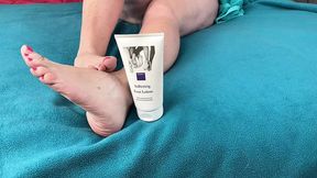 Mommy's Foot Slave Lubes Up Her Hot Feet