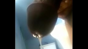 viejo arrecho se pajea