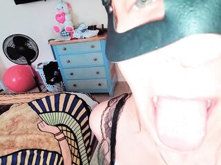 Maid cleans my pipe. Void urine in her butt