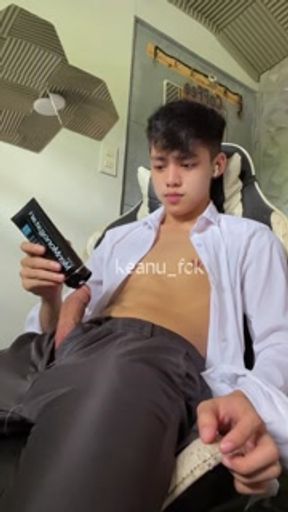 I can't resist getting horny after long day from school