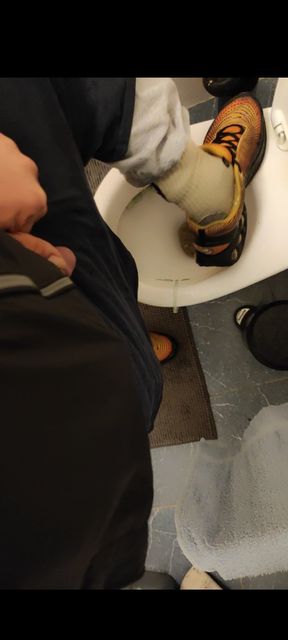DirTyJunkBro in toilet full of piss, smelly socks and wet sports shoes