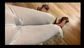 I hope my pussy won&#039;t be visible in the office, I didn&#039;t wear panties