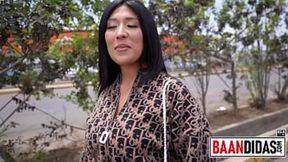 I met a horny cholita on the street and asked her to come to my apartment, would she accept?