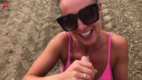 Quickly Outdoor Blowjob
