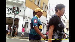 Una llenita con este culito por la calle de trujillo