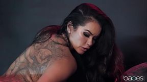 Model Alex De La Flor Transformed By Daisy Marie&rsquo_s Flirtatious Touch And Erotic Direction - BABES