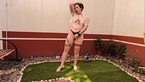 Cosquillas en los pies con el pasto me hace eyacular como fuente