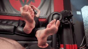 MISTRESS VICTORIA - LICK MY NASTY, FILTHY FEET - Mobile Version