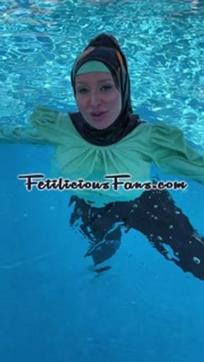 Latex hijab girl gets too horny