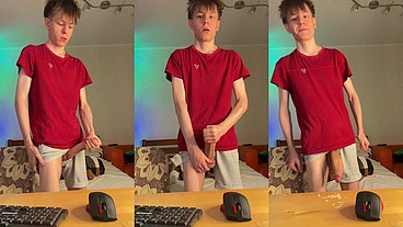 Skinny 55kg Guy Playing With His 23cm Heavy Meat
