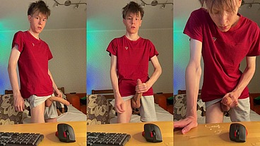 Skinny 55kg Guy Playing With His 23cm Heavy Meat