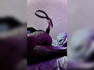 femboy slaps his booty