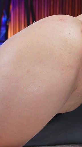 Huge Dildos Fuck My Horny Holes