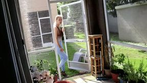 INEED2PEE IPOD Vika Locked Out Wetting Skintight Jeans