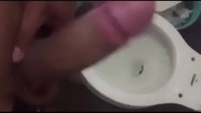 Chavito heterosexual se le pone dura y grande