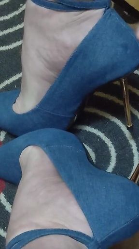 Man in Blue Jeans Pointed Toe Metal Heels Masturbate and Cum on Shoes