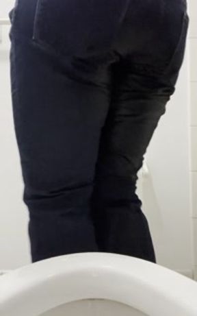 How Long can I Hold it While Looking at the Toilet PART 8: Wetting my MOM's Jeans