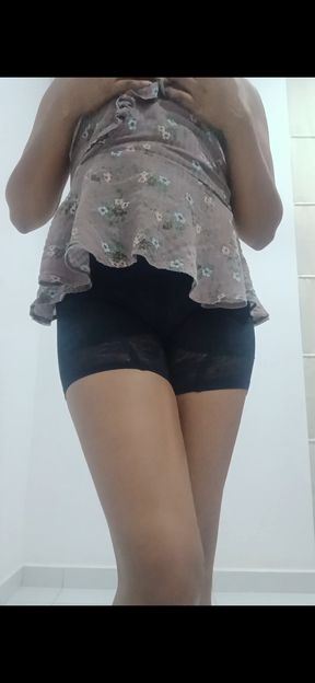 Bole undressing her dress and ready to enjoy