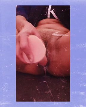 Wet Cunt Squirting Extrem MILF