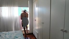 fui a la terraza a tomar sol , y me sorprendi lindo...