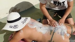 fui a la terraza a tomar sol , y me sorprendi lindo...
