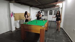 3 amigas na putaria jogando bilhar