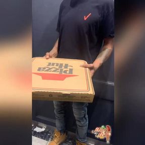 PIZZA DELIVERY GUYS GETS FUCKED