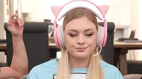 Cum-Splattered Gamer Girl Takes A Facial Blast