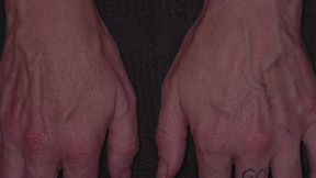 SinBun shows off her Veiny hands