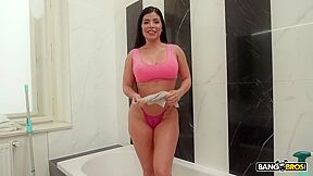 Maid Got That Booty! - Sara Retali
