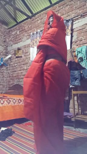 Spectacular moment from &quot;Hot Bhojpuri Strip Dance in Saree Desi Girl Slow Seduction&quot;