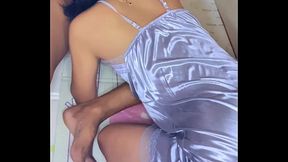 Ritual memandikan kontol dengan air susu langsung dari sumbernya