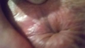 It's Blowing You Kisses... Kiss It Back