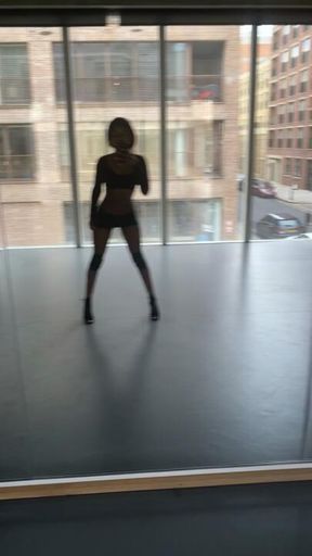 Having a domme that can dance >
