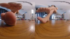 3DVR180 ERER The filthy feet trample on you