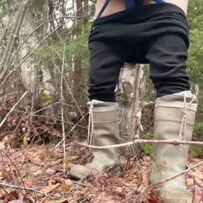 Pee Sexy on the Forest so Cool