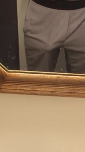 Boyfriend has a hands free orgasm with a full bladder!!