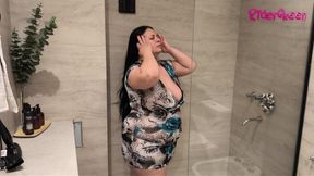 Thiefs Fucking at Piaceri 15 MILF Shower Surprise Bonus