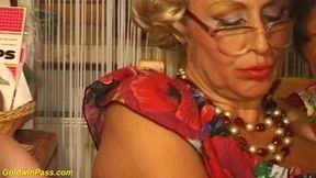 German stepmom with glasses deep fingered
