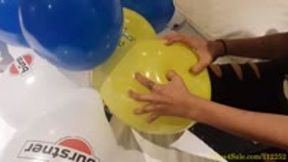 Jessy Pops Promo Balloons With Her Fingernails