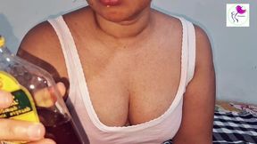 කෙල්ලෙක් ගල් කාලක් ගසලා තනියම ආතල් කැරි උතුරනවා,,asian girl amazing fun ,big ass ,nice pussy .......